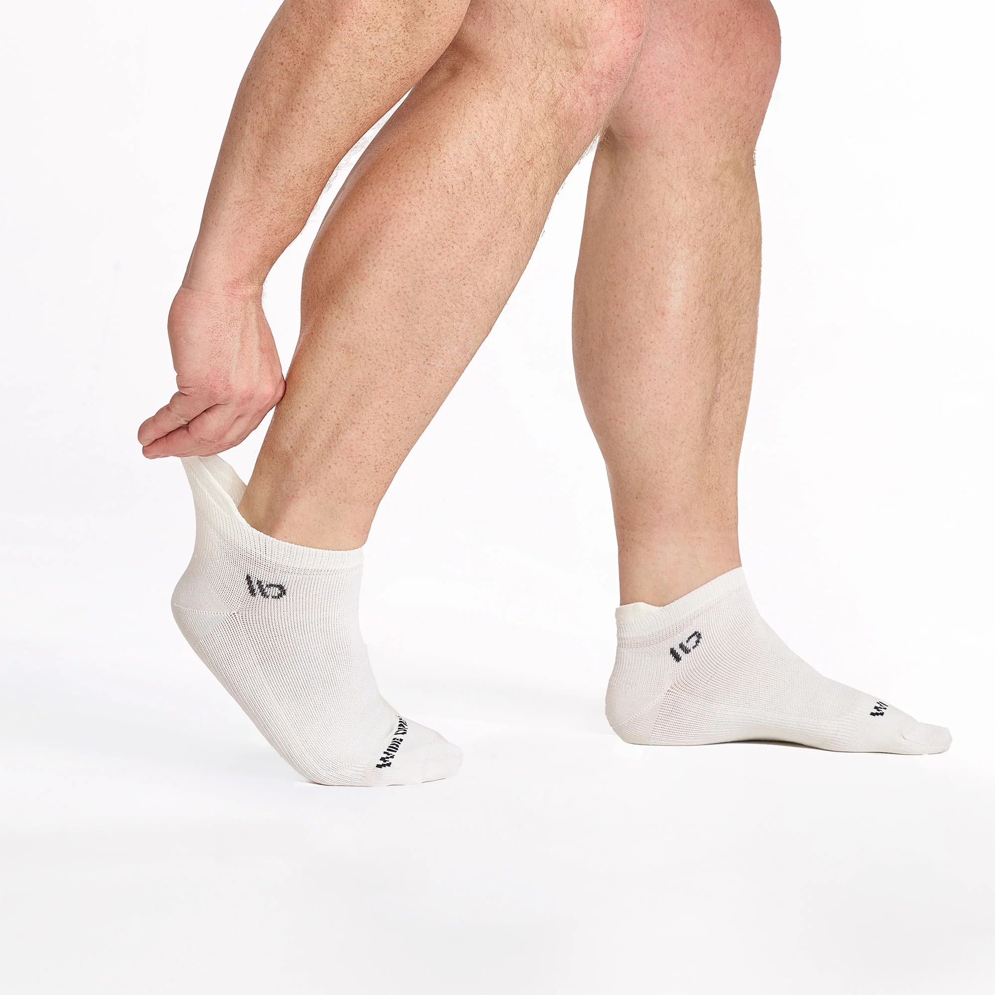 Men's Solid Lightweight Ankle Socks - Image 3