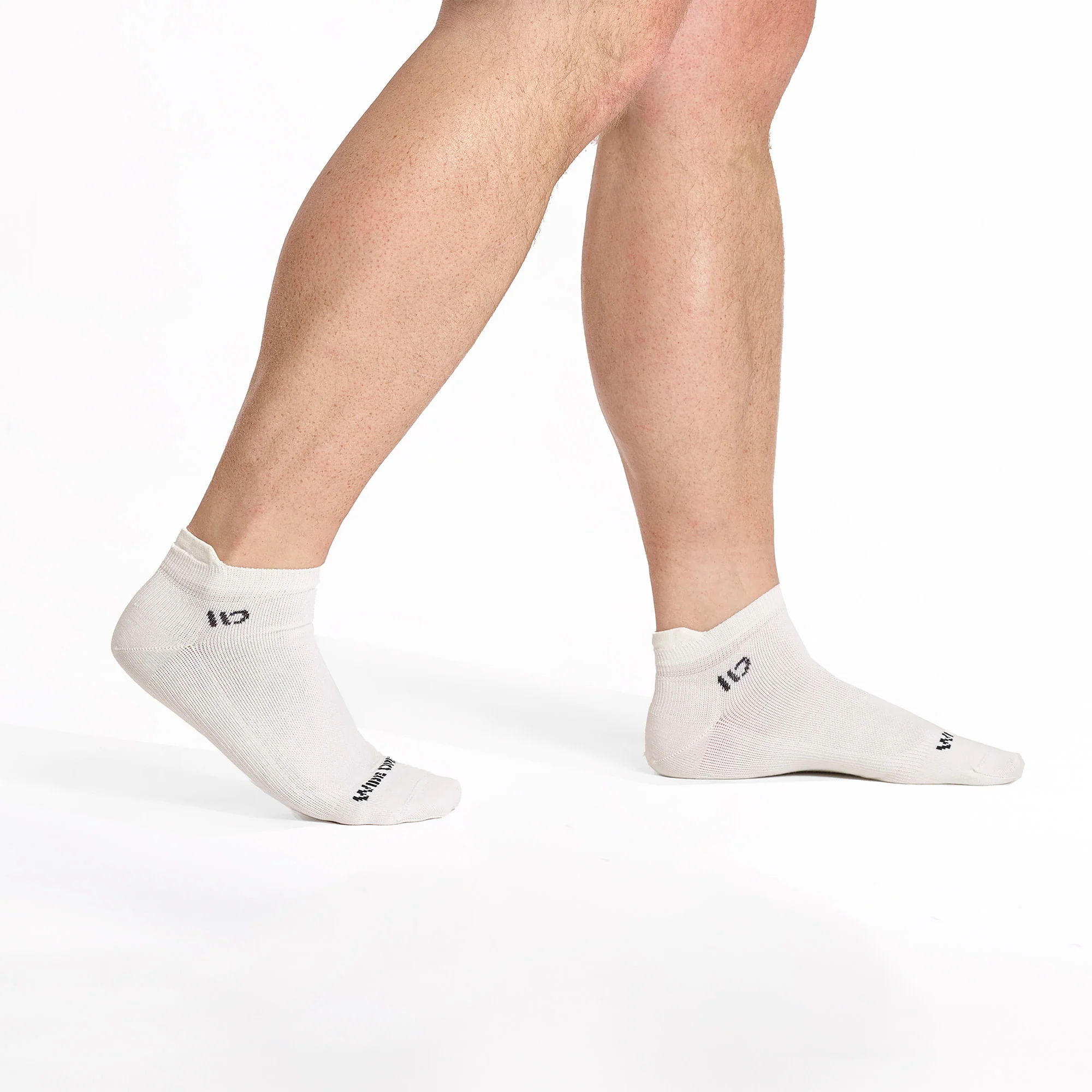 Men's Solid Lightweight Ankle Socks - Image 4