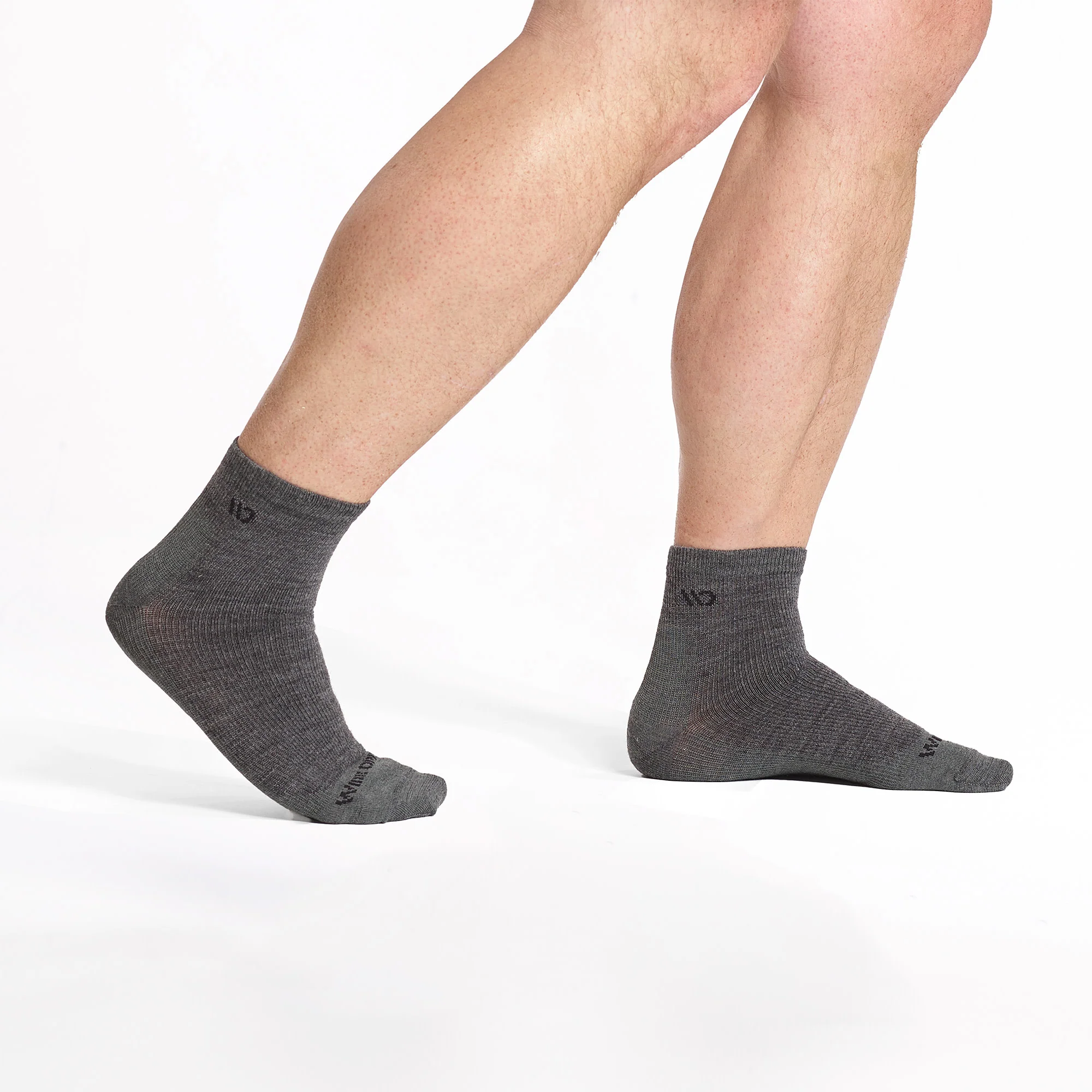 Men's Solid Lightweight Quarter Socks - Image 8
