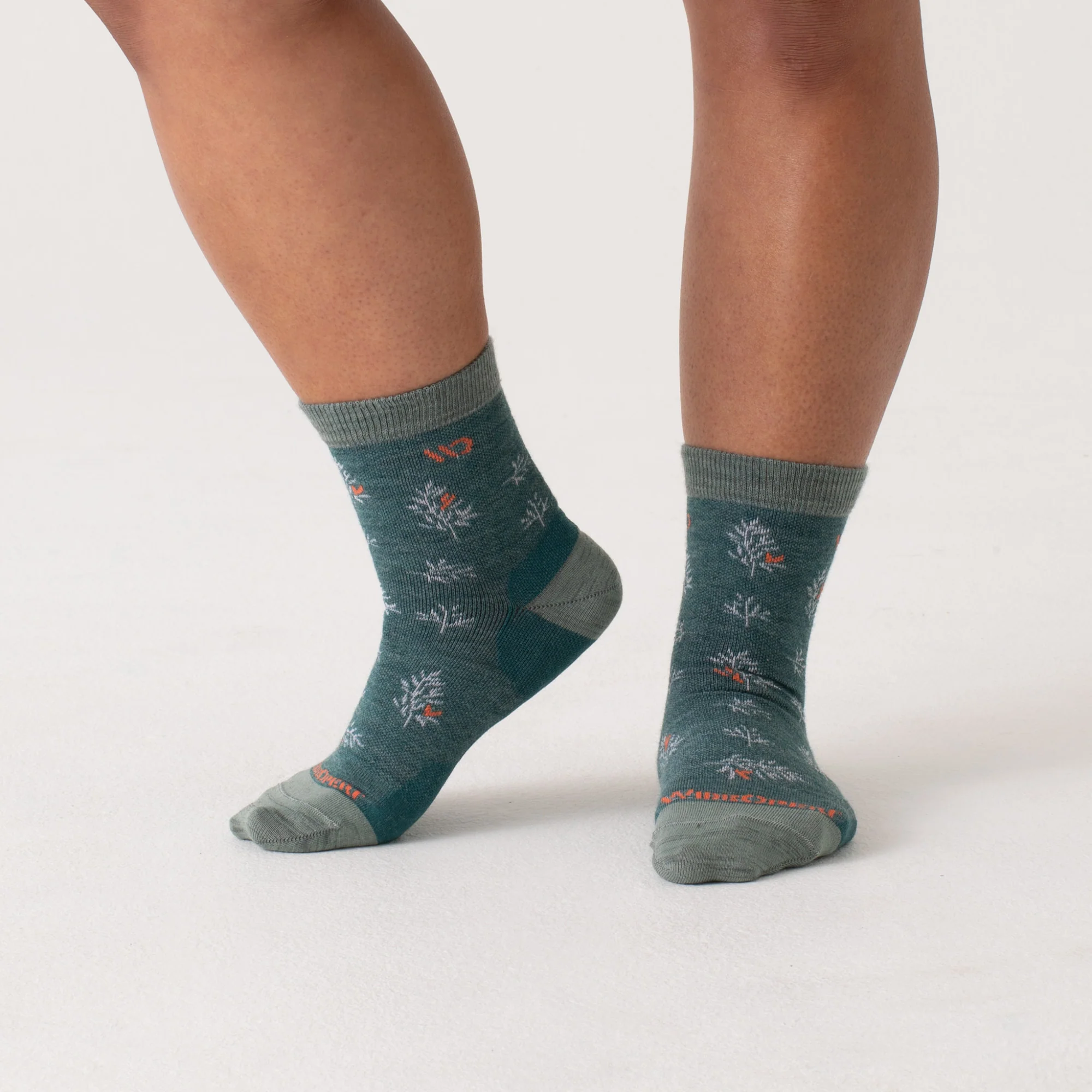 Women's Foliage No Cushion Micro Crew Socks - Image 24