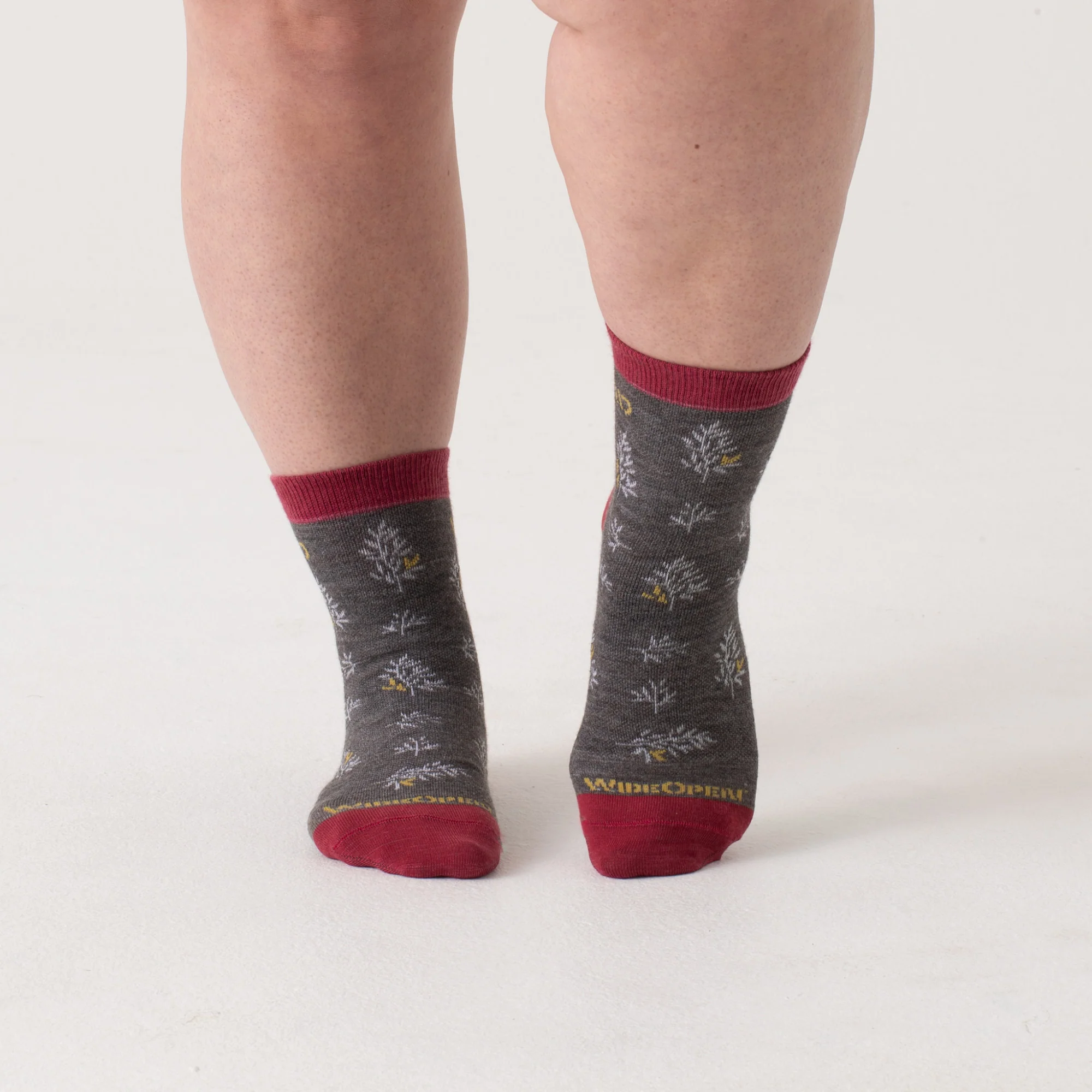 Women's Foliage No Cushion Micro Crew Socks - Image 21