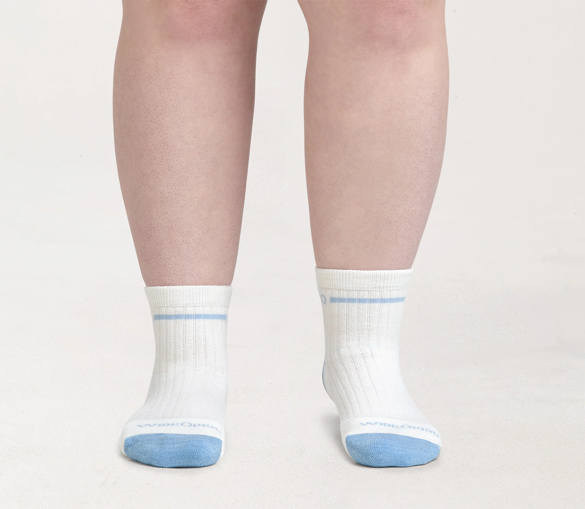 Women's Single Stripe Cushioned Quarter Socks - Image 9