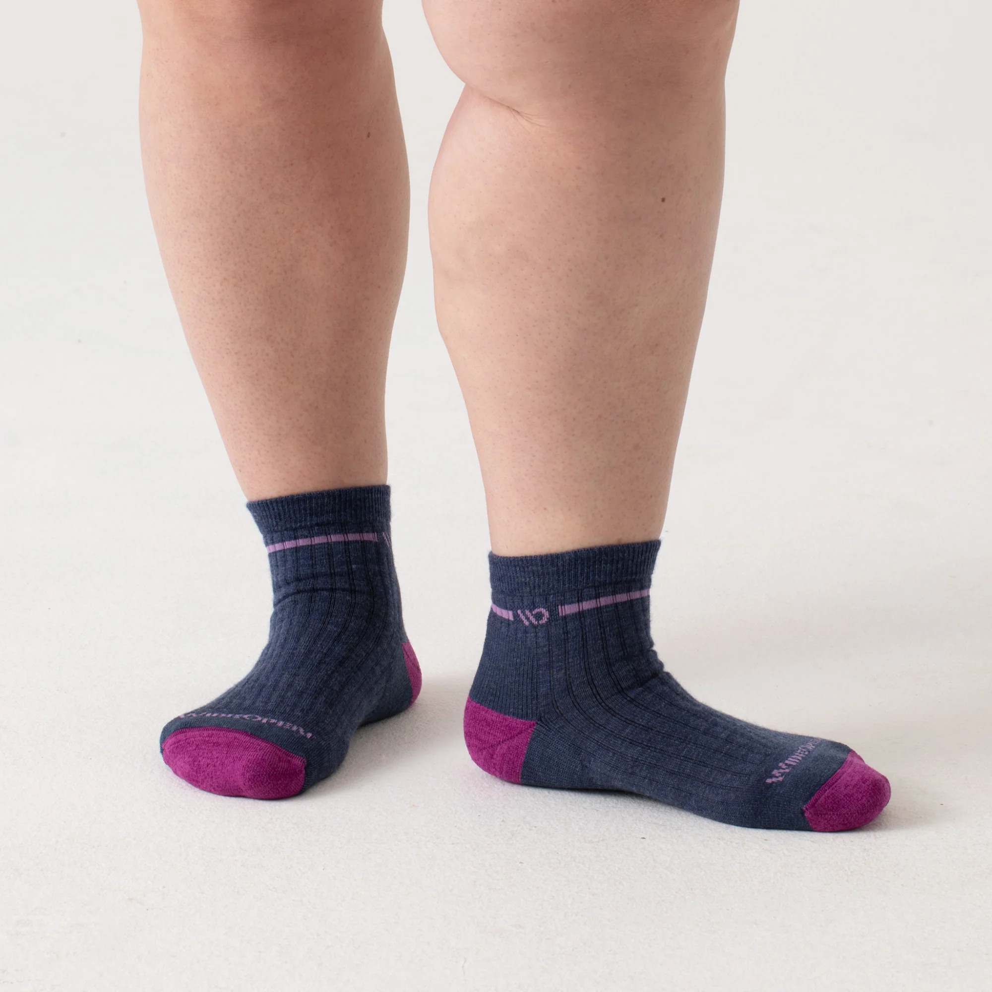 Women's Single Stripe Cushioned Quarter Socks - Image 17