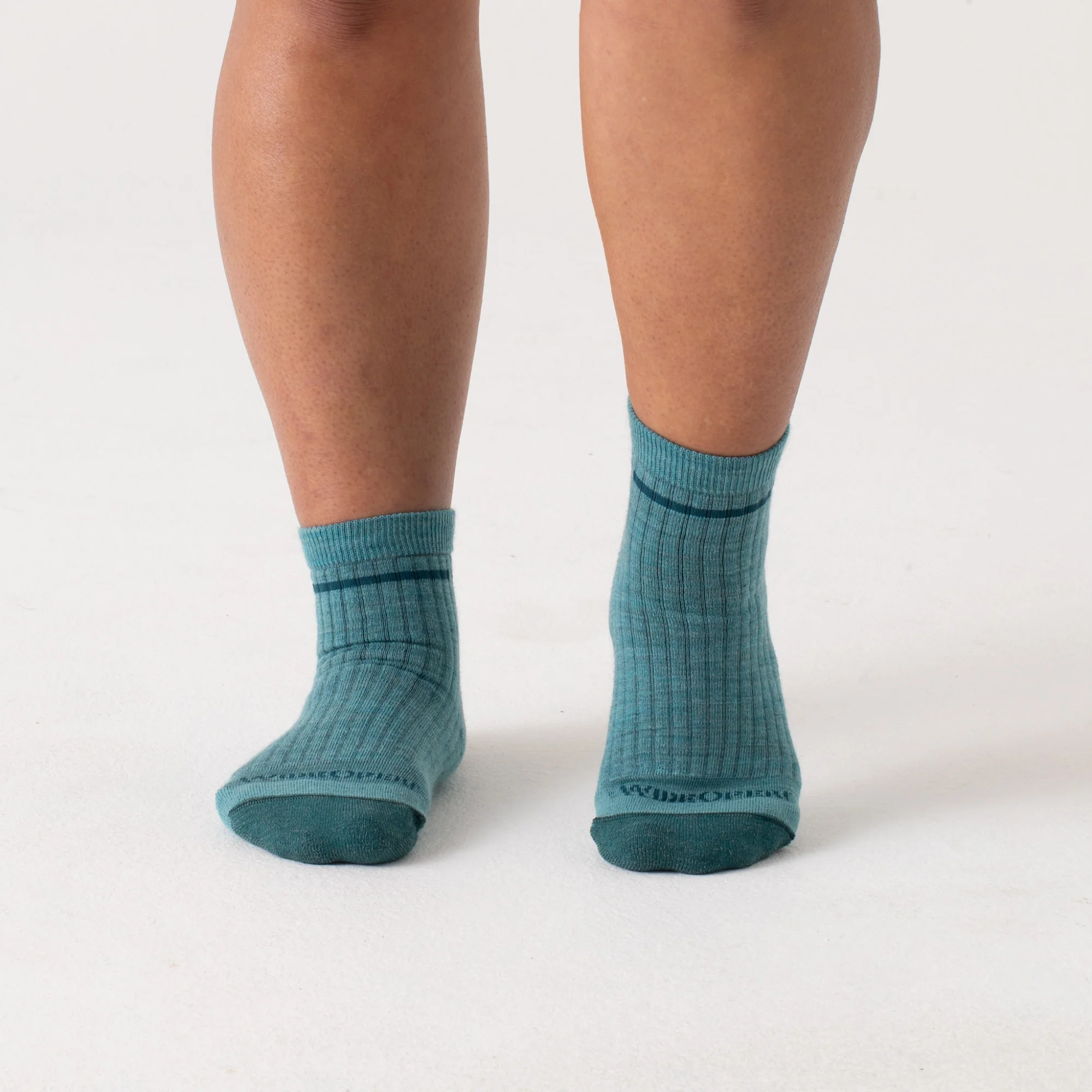 Women's Single Stripe Cushioned Quarter Socks - Image 24