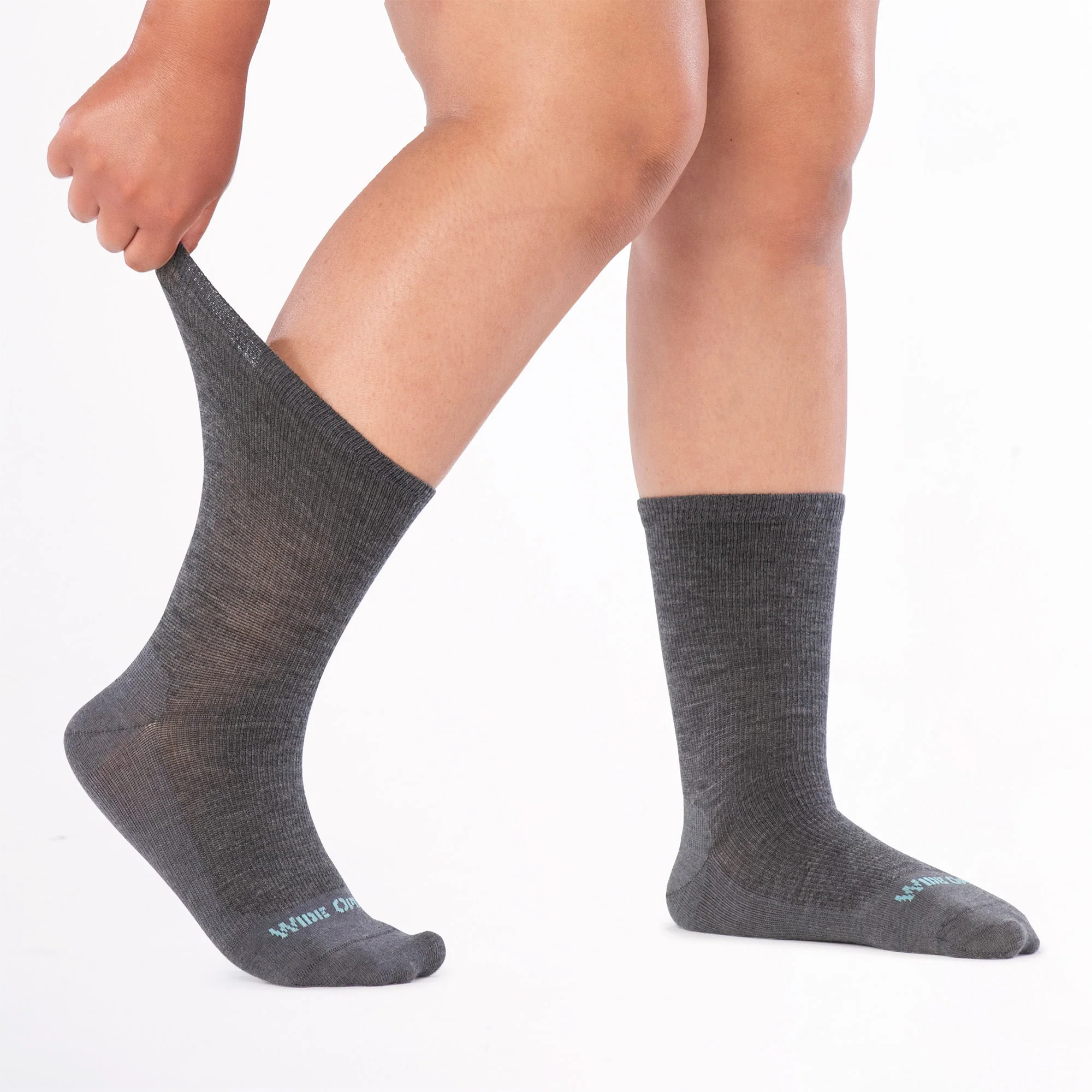 Women's Solid Basic Lightweight Crew Socks - Image 22