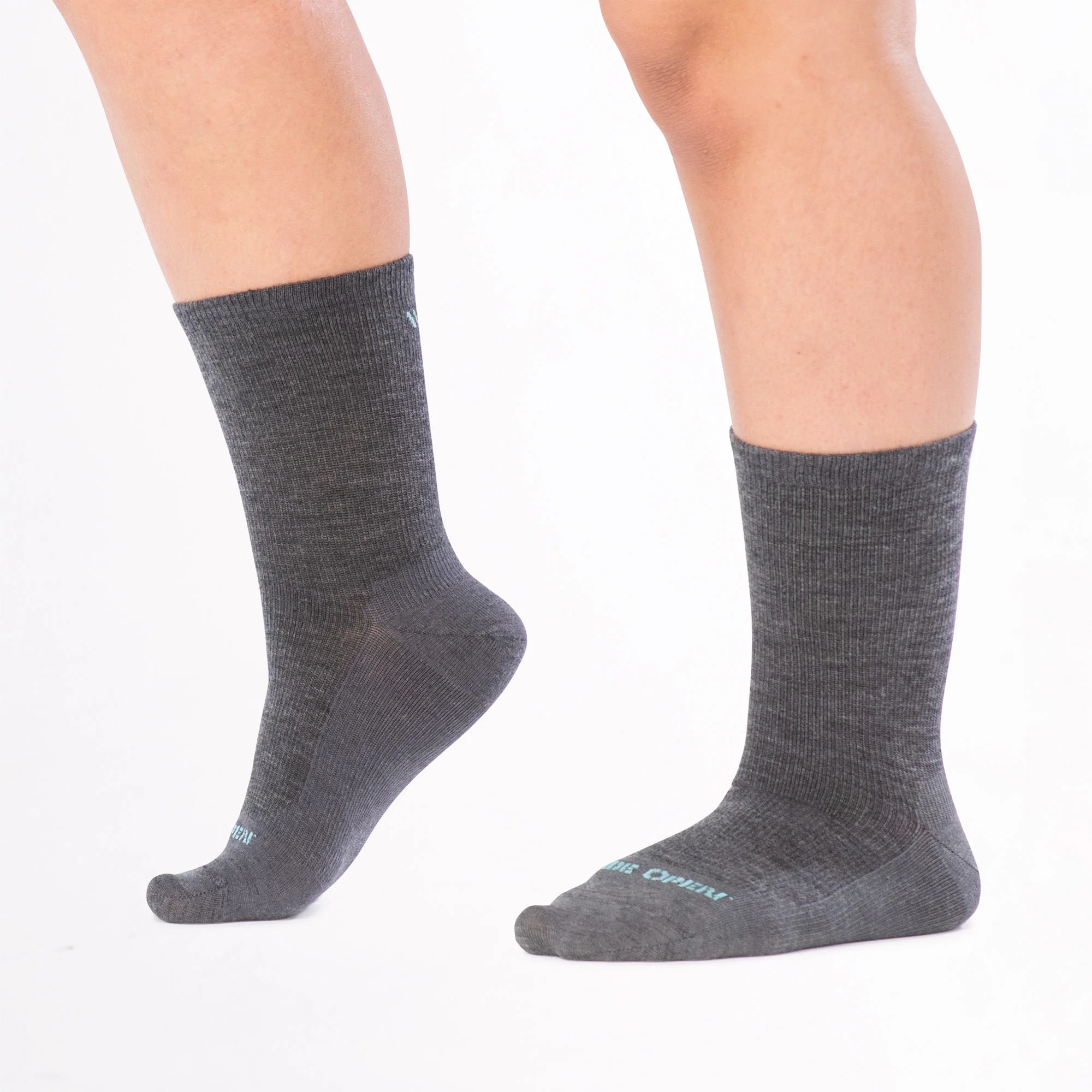 Women's Solid Basic Lightweight Crew Socks - Image 23