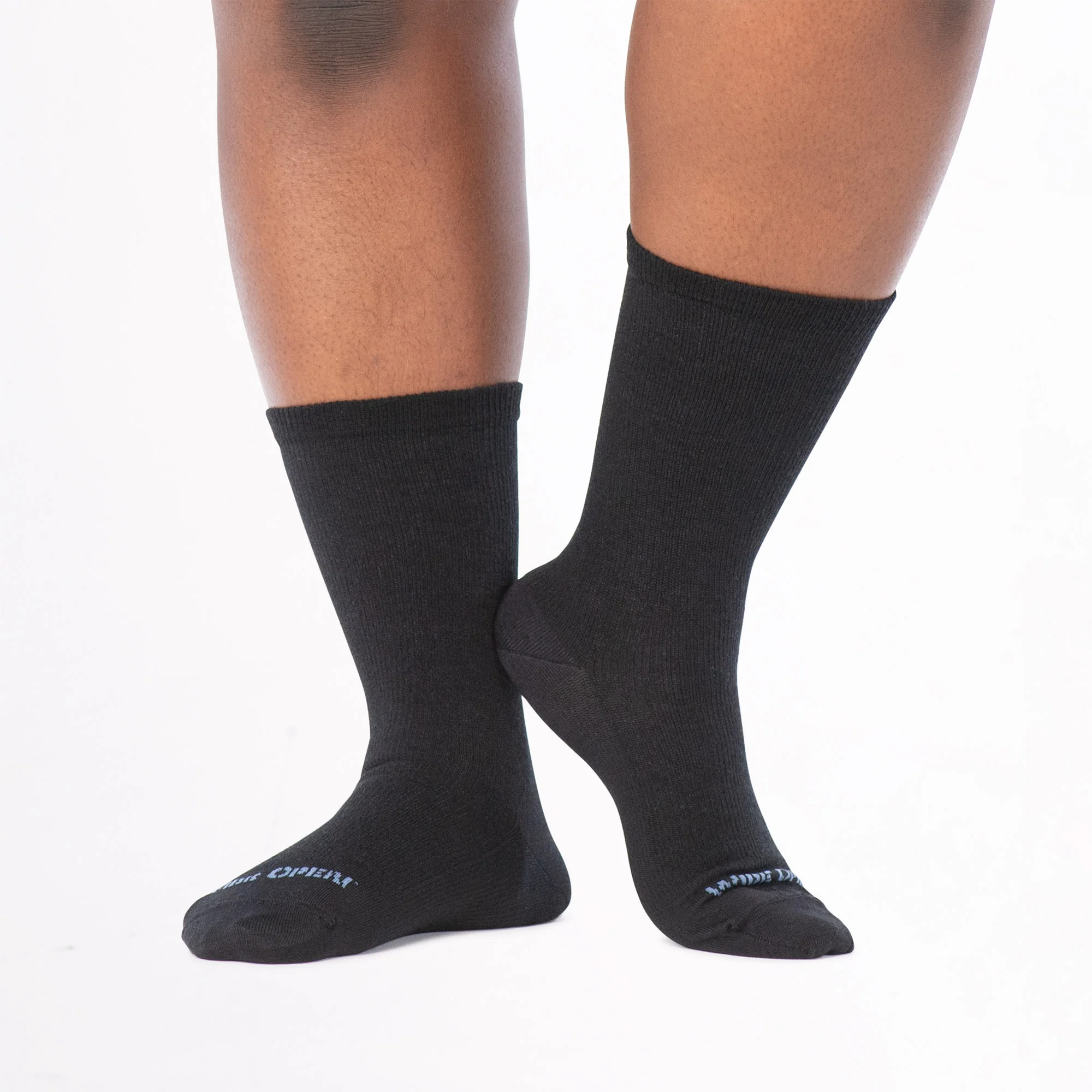 Women's Solid Basic Lightweight Crew Socks - Image 8