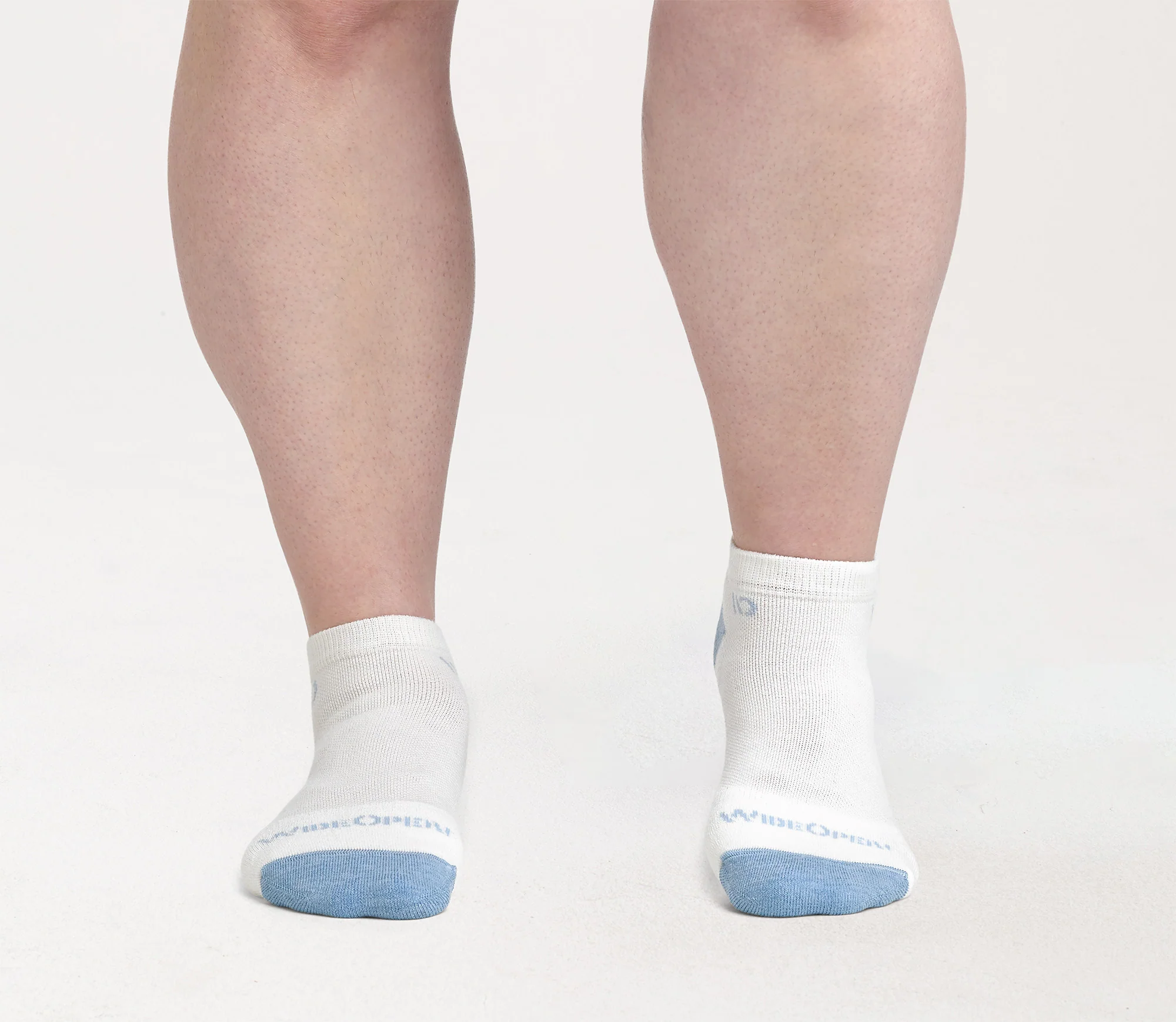 Women's Solid Cushioned Ankle Socks - Image 28