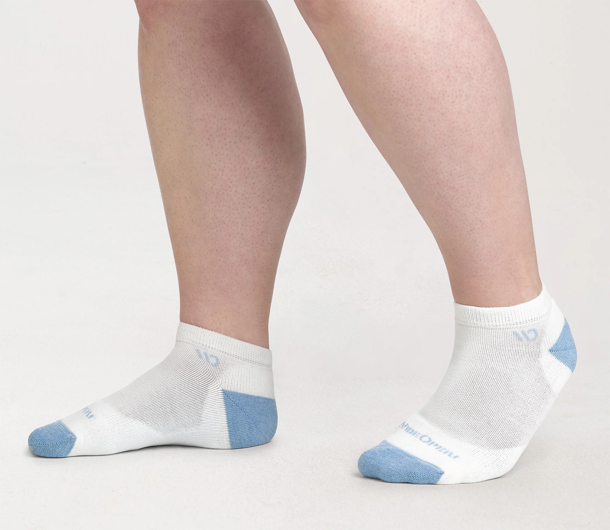 Women's Solid Cushioned Ankle Socks - Image 31