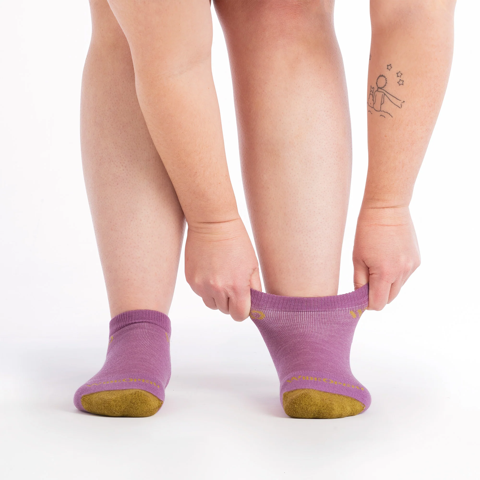 Women's Solid Cushioned Ankle Socks - Image 3