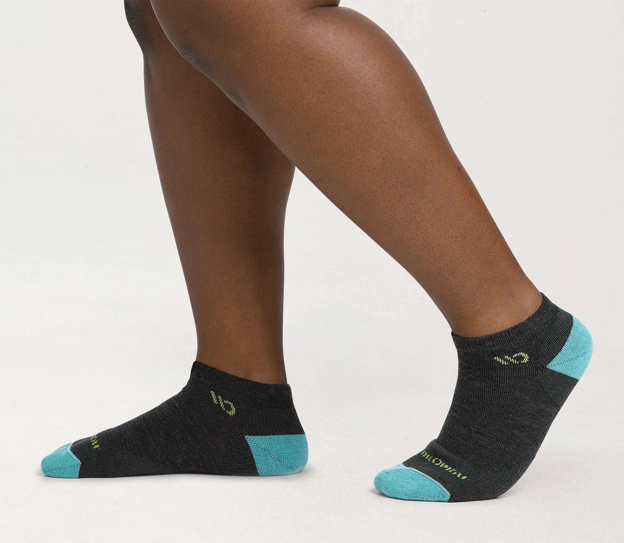 Women's Solid Cushioned Ankle Socks - Image 10