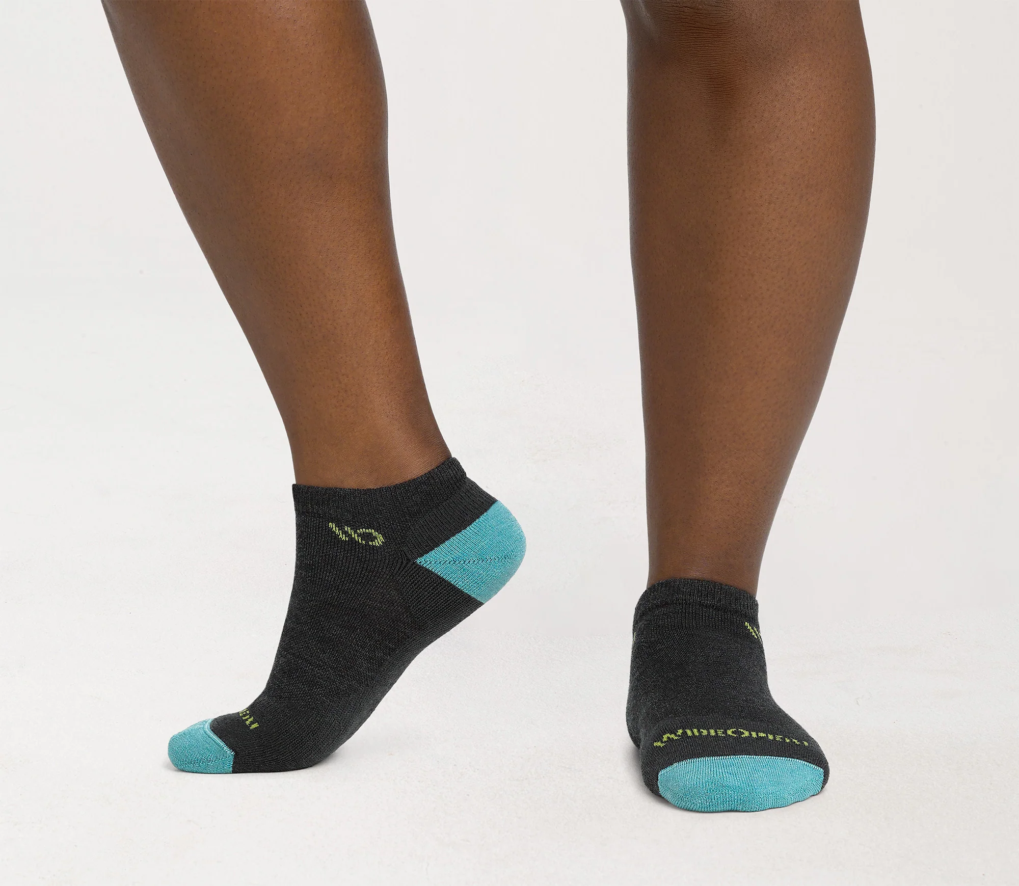 Women's Solid Cushioned Ankle Socks - Image 9