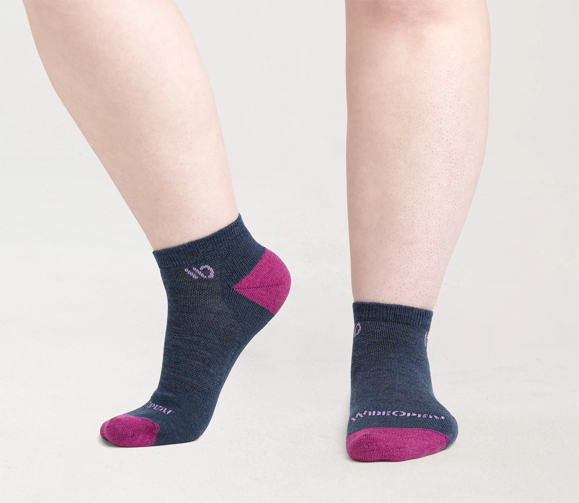Women's Solid Cushioned Ankle Socks - Image 13