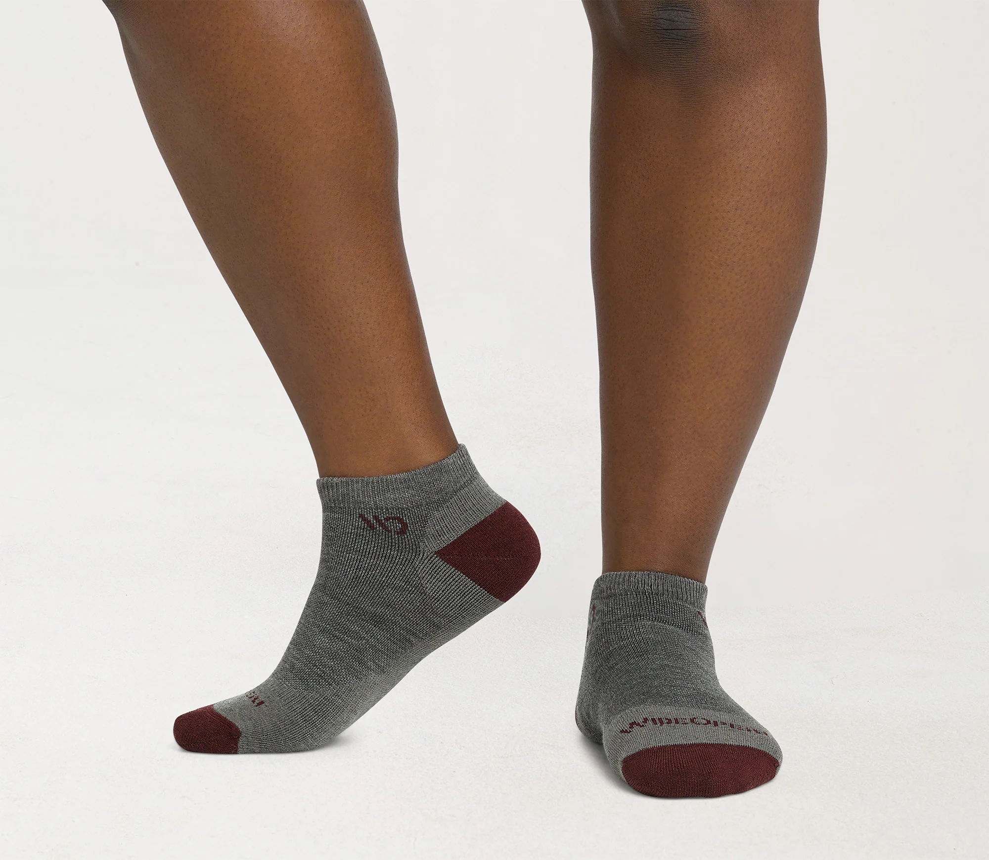 Women's Solid Cushioned Ankle Socks - Image 25