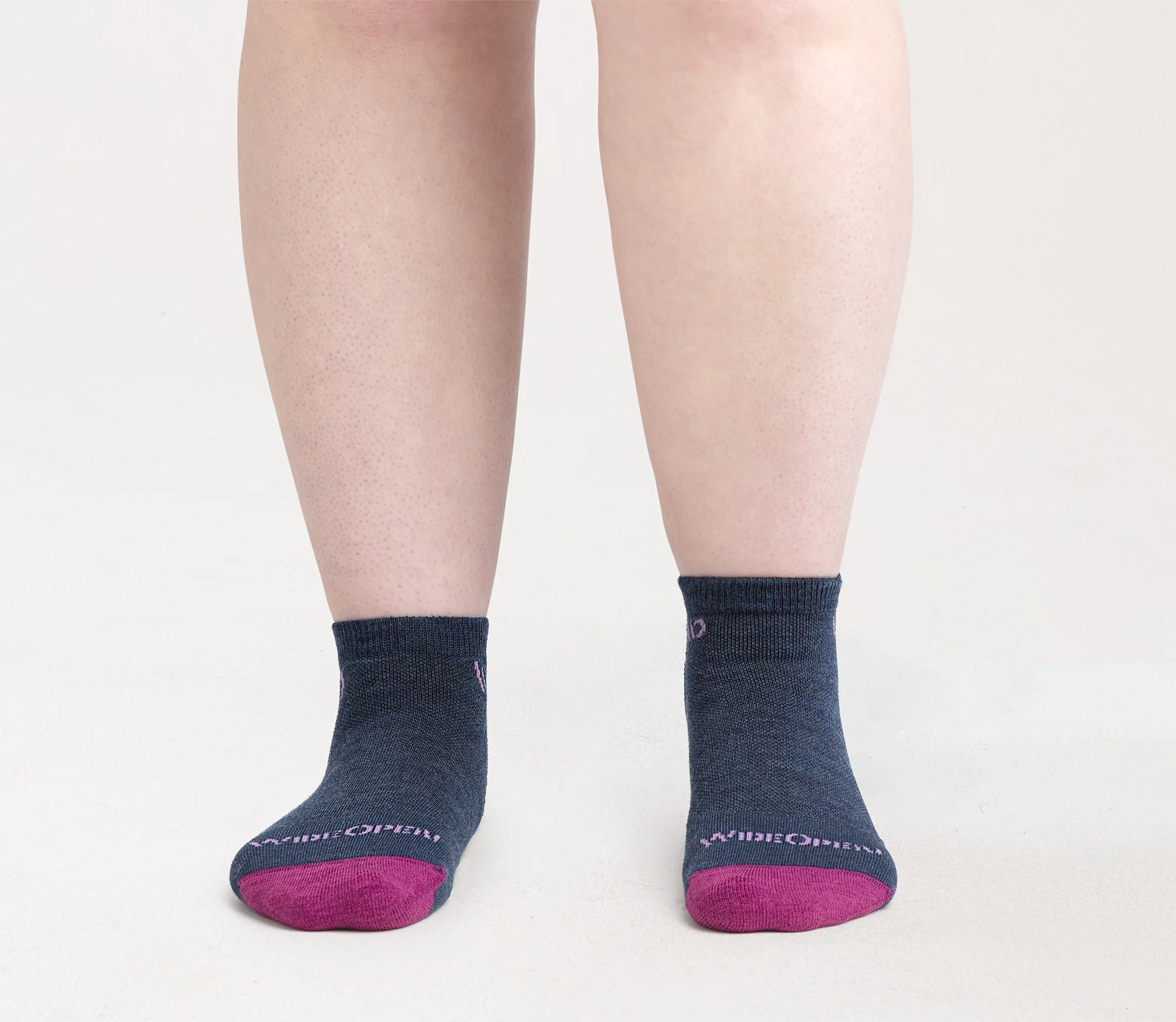 Women's Solid Cushioned Ankle Socks - Image 14