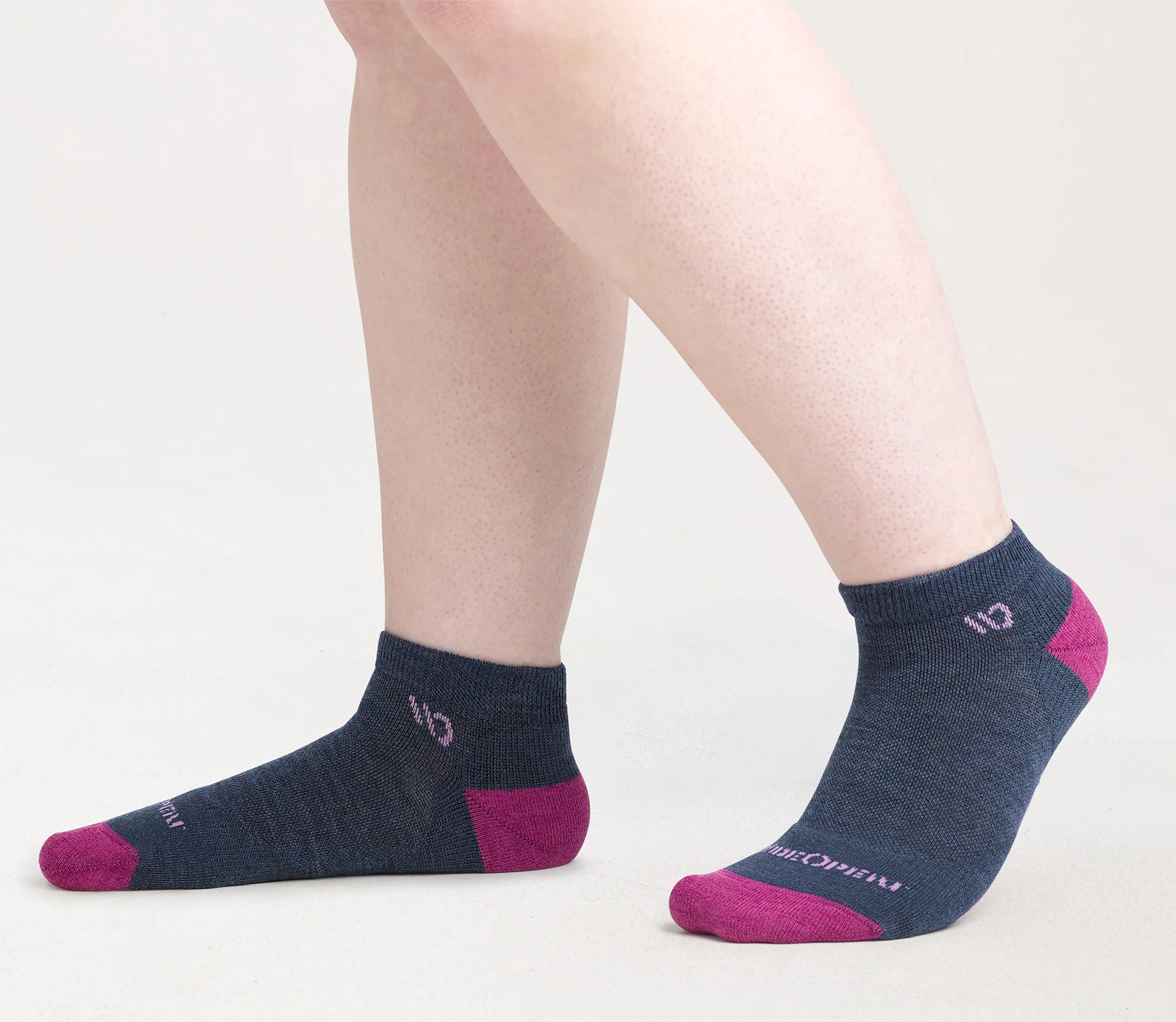 Women's Solid Cushioned Ankle Socks - Image 15