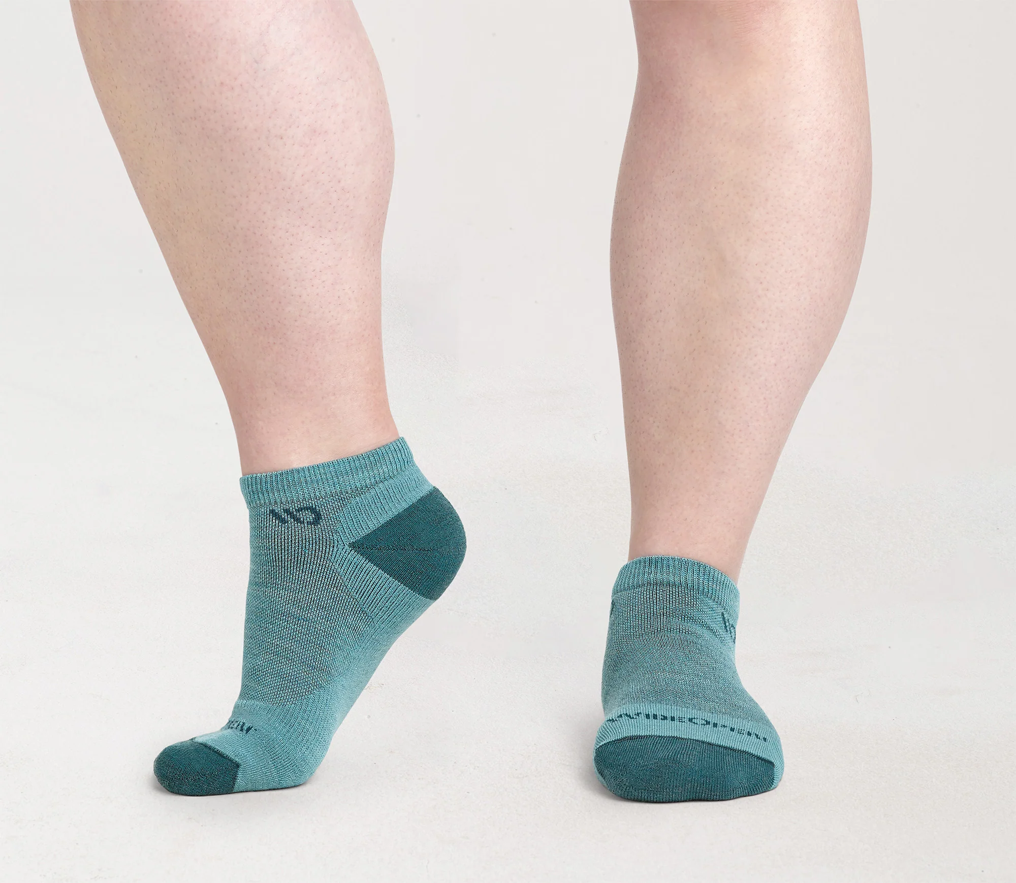 Women's Solid Cushioned Ankle Socks - Image 19
