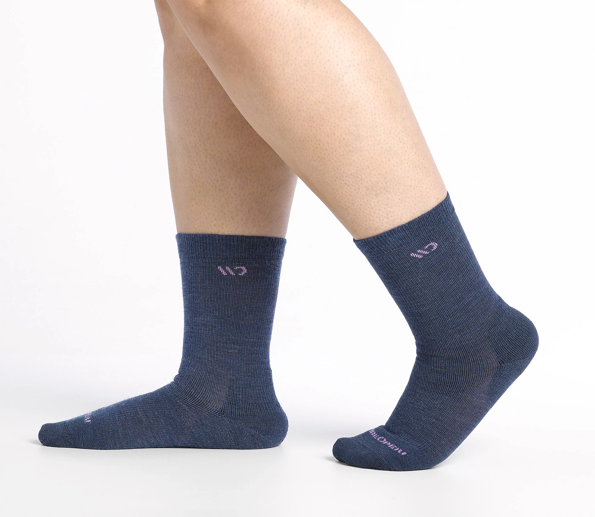 Women's Solid Cushioned Crew Socks - Image 12