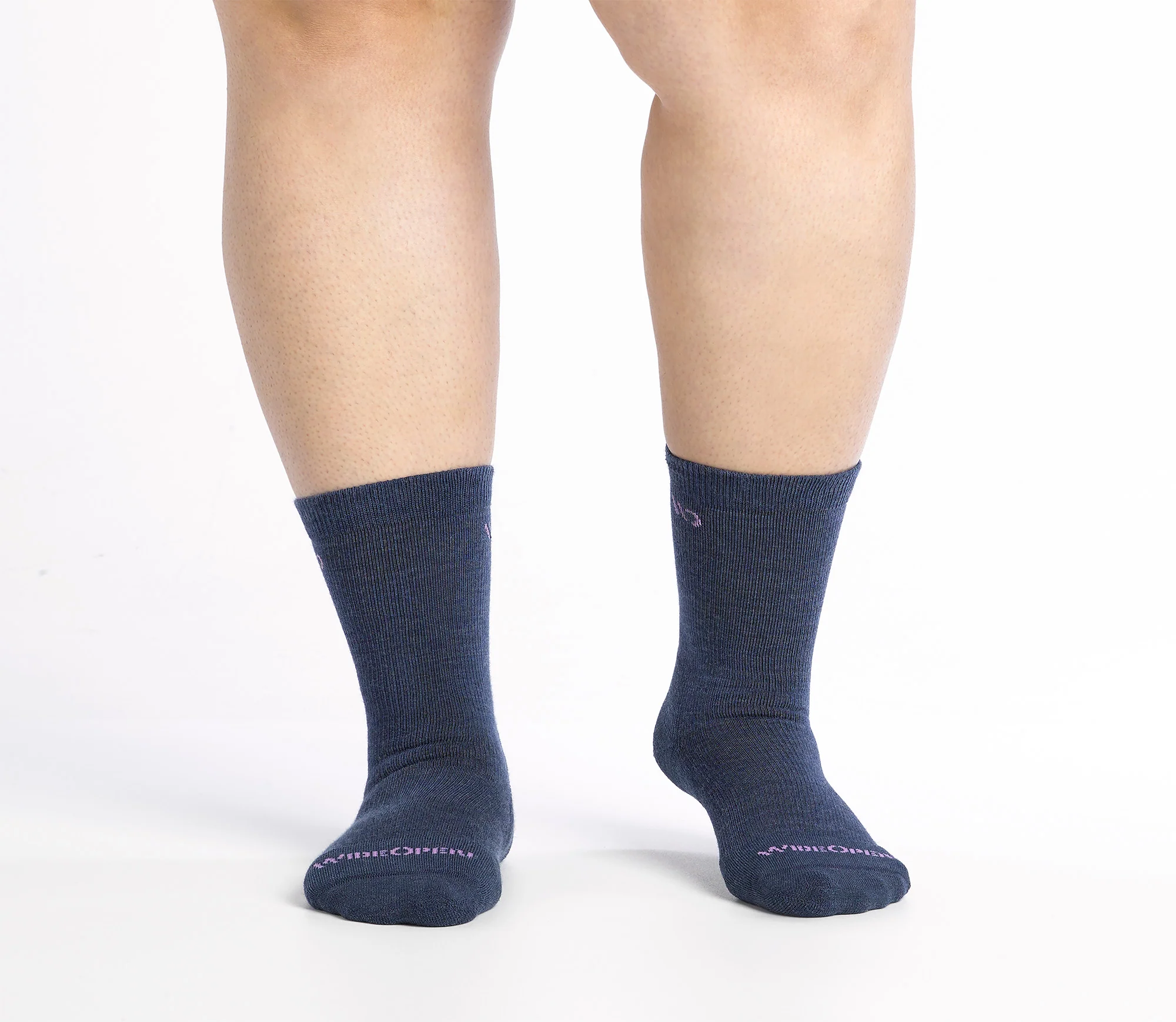 Women's Solid Cushioned Crew Socks - Image 13