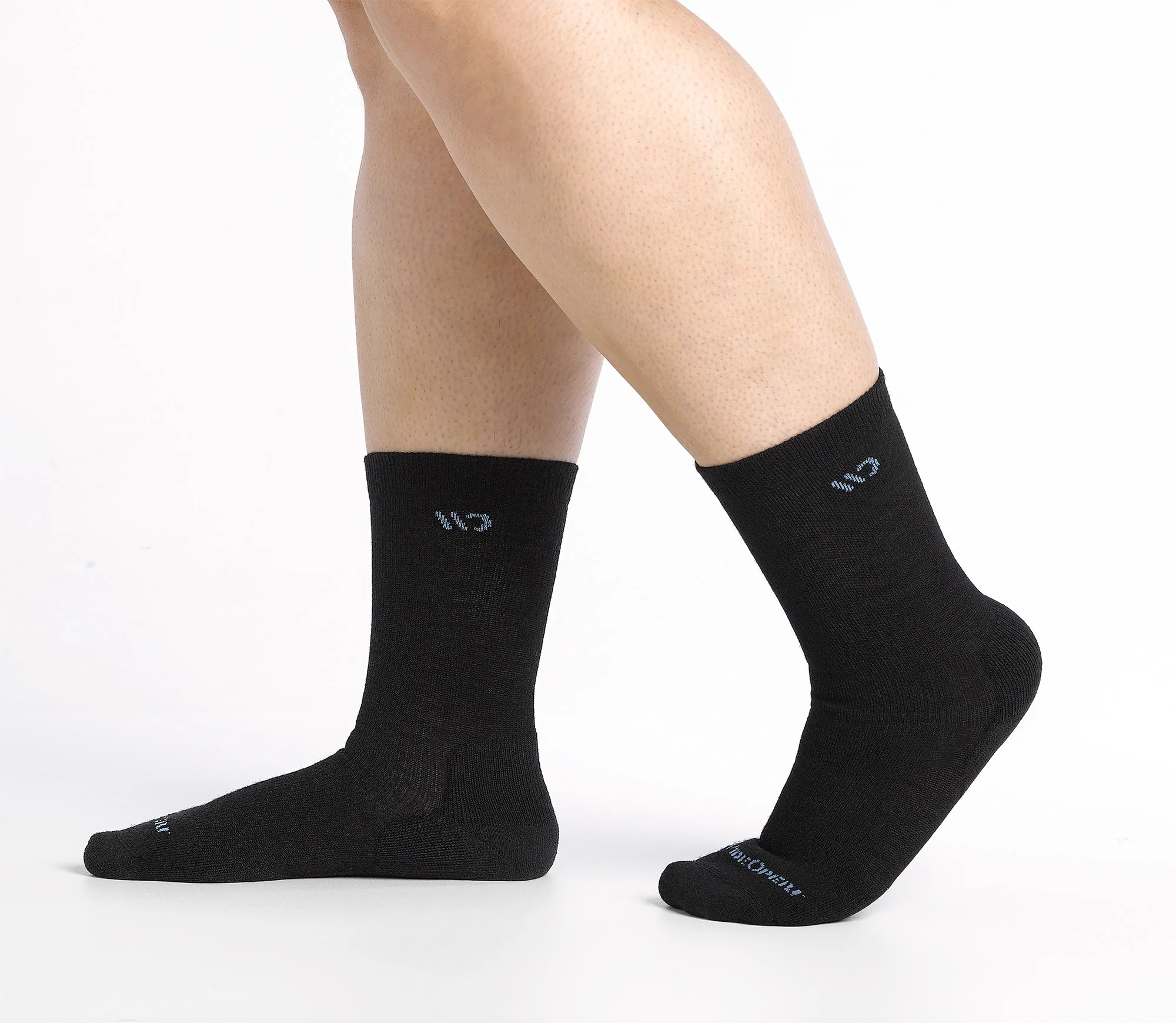 Women's Solid Cushioned Crew Socks - Image 20