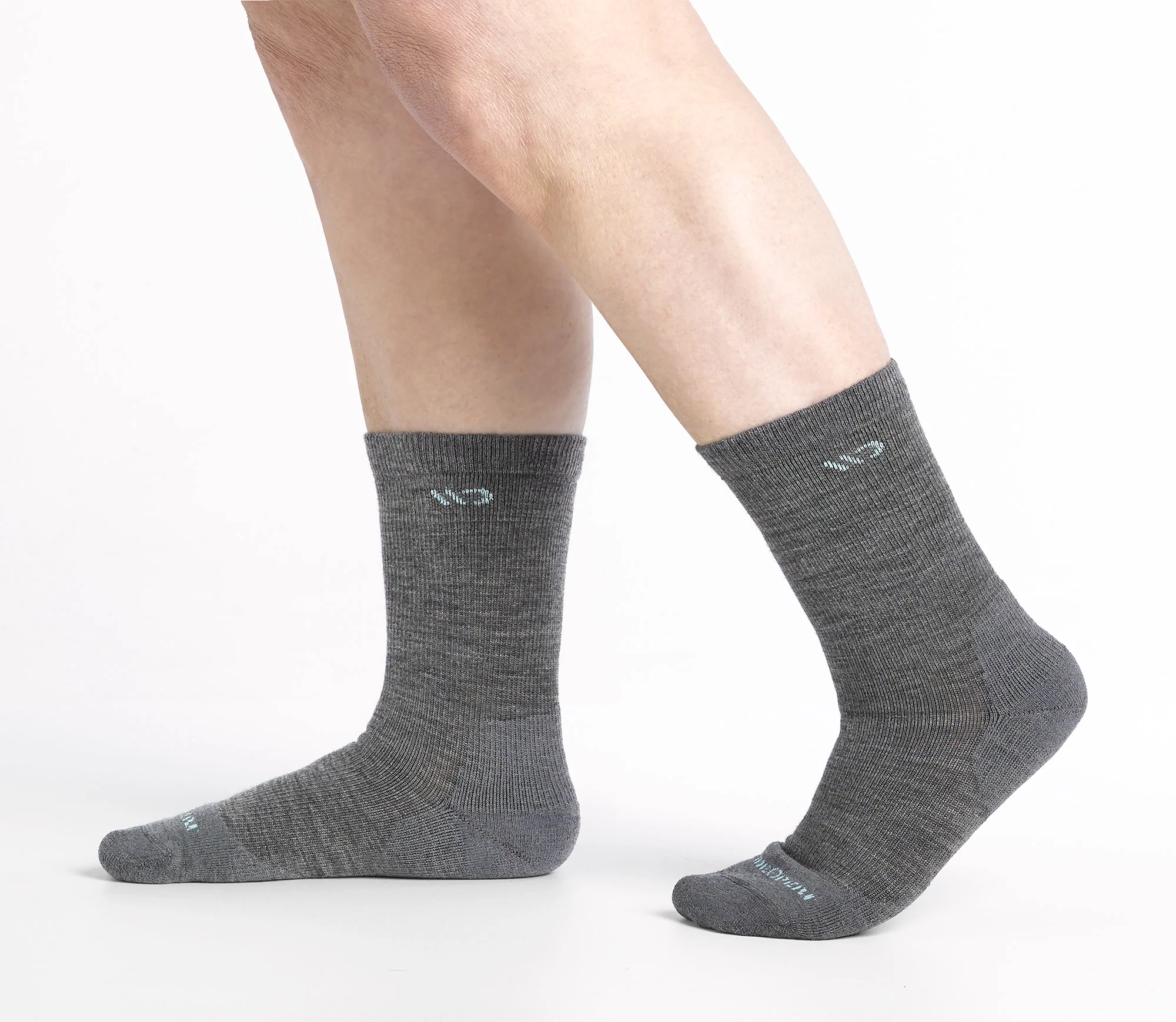 Women's Solid Cushioned Crew Socks - Image 8