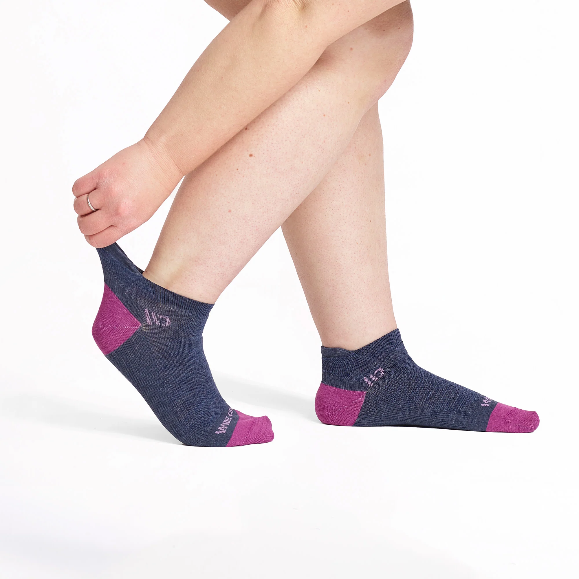 Women's Solid Lightweight Ankle Socks - Image 10