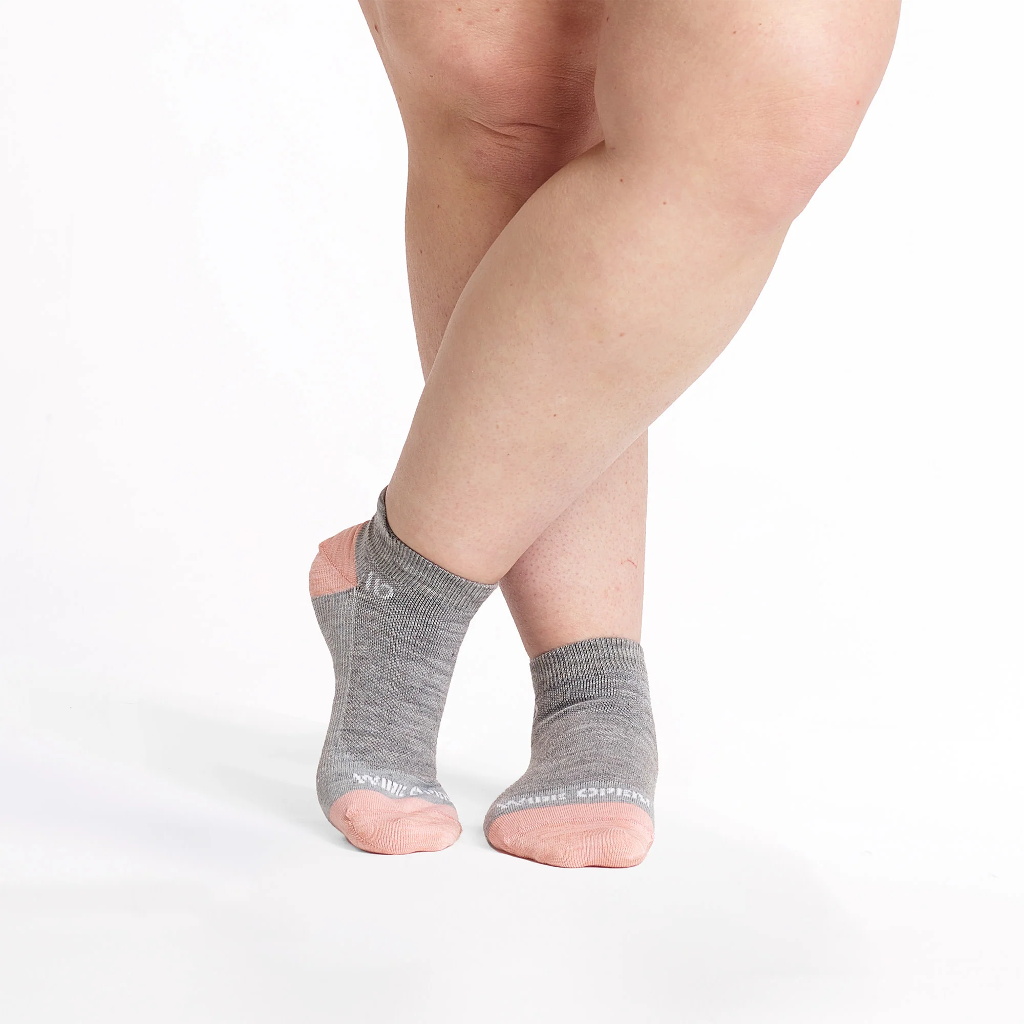 Women's Solid Lightweight Ankle Socks - Image 16