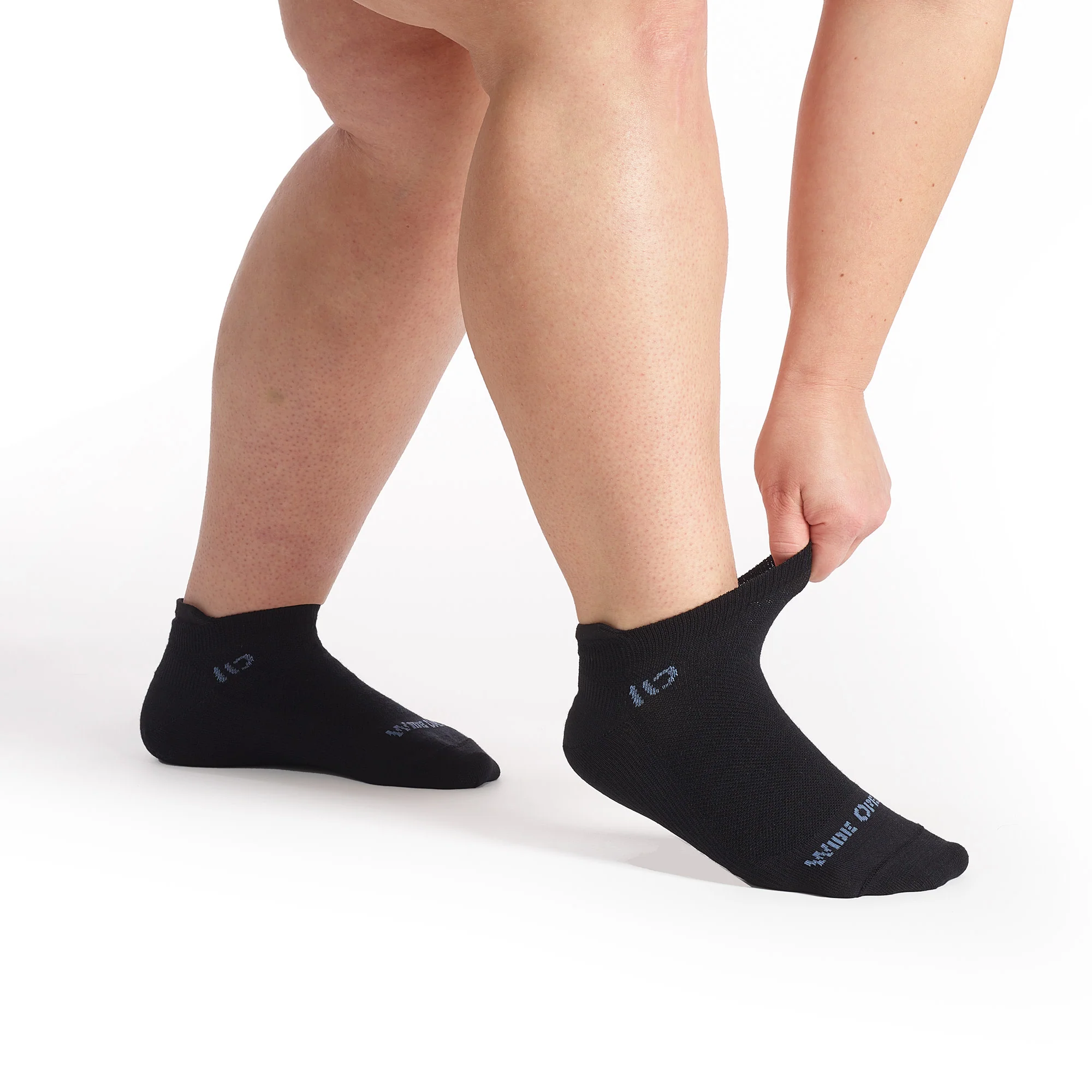 Women's Solid Lightweight Ankle Socks - Image 21