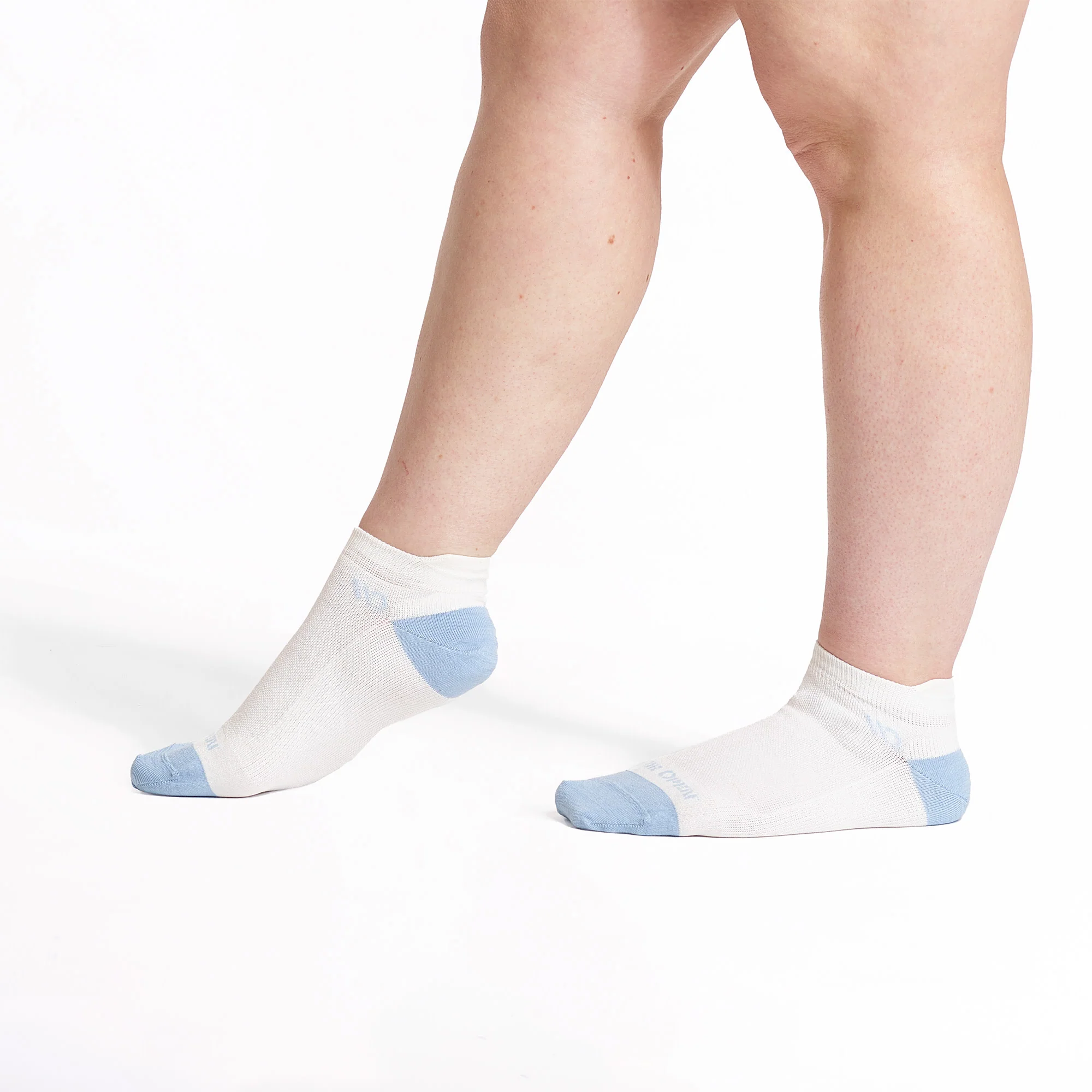 Women's Solid Lightweight Ankle Socks - Image 4