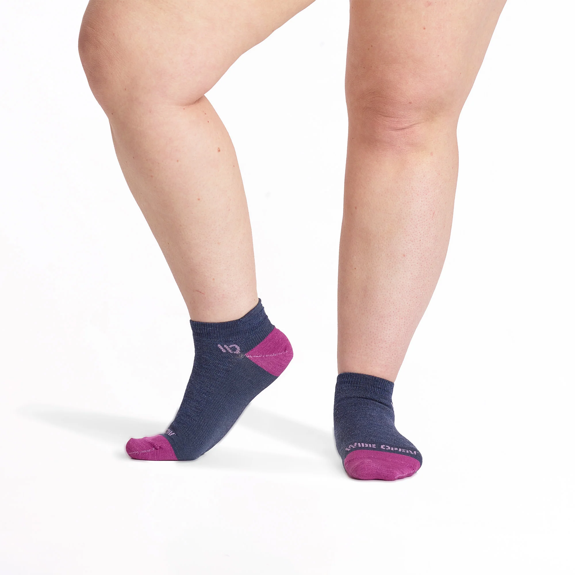 Women's Solid Lightweight Ankle Socks - Image 7