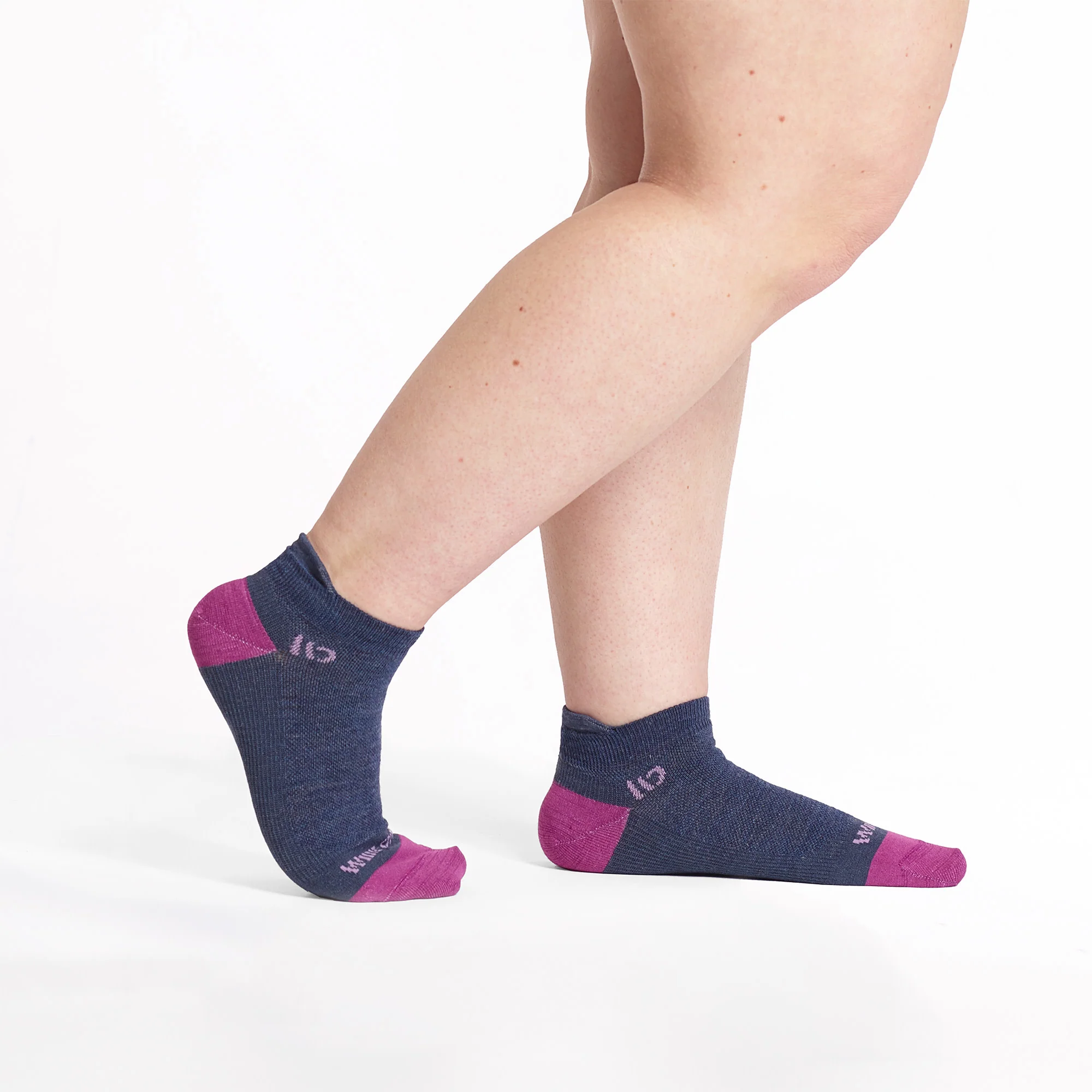 Women's Solid Lightweight Ankle Socks - Image 9