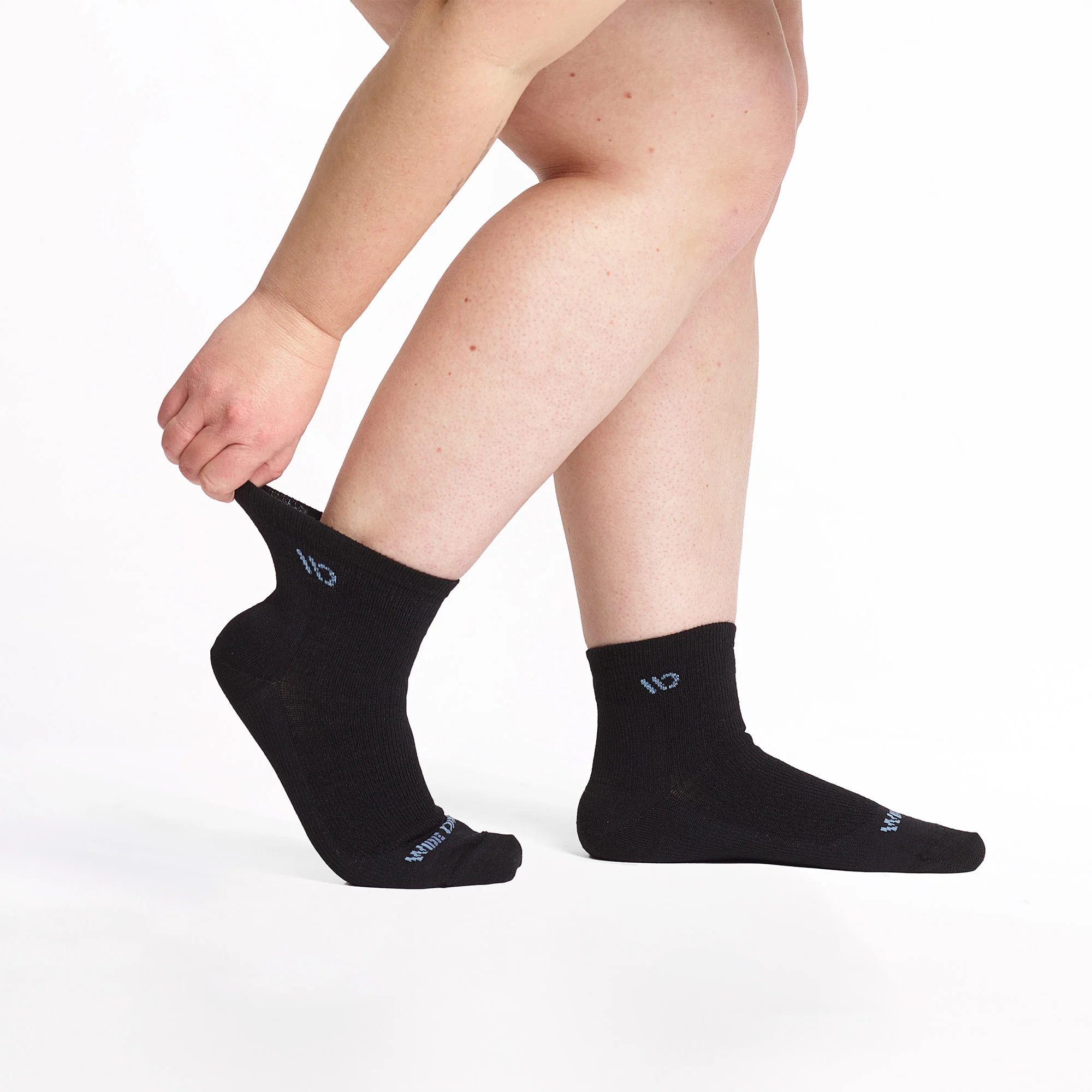 Women's Solid Lightweight Quarter Socks - Image 6