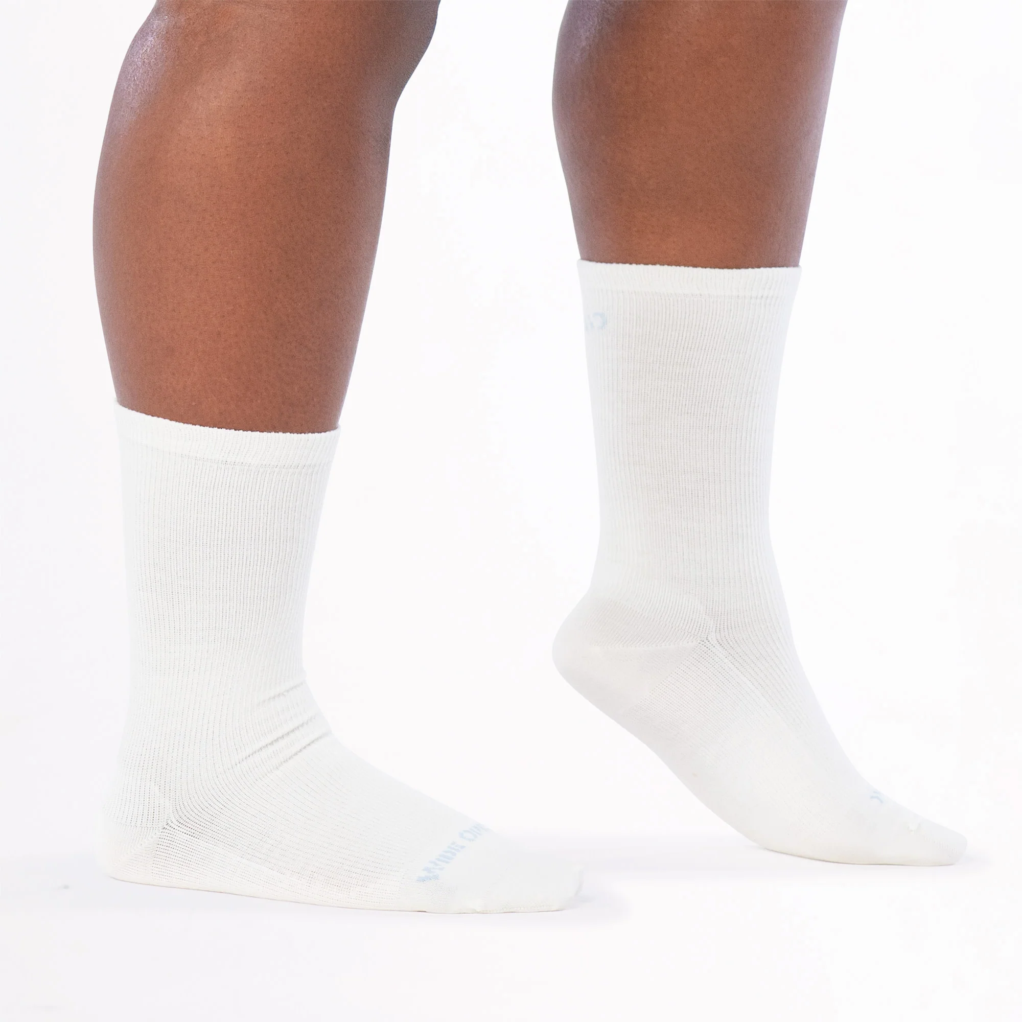 Women's Solid Basic Lightweight Crew Socks - Image 12